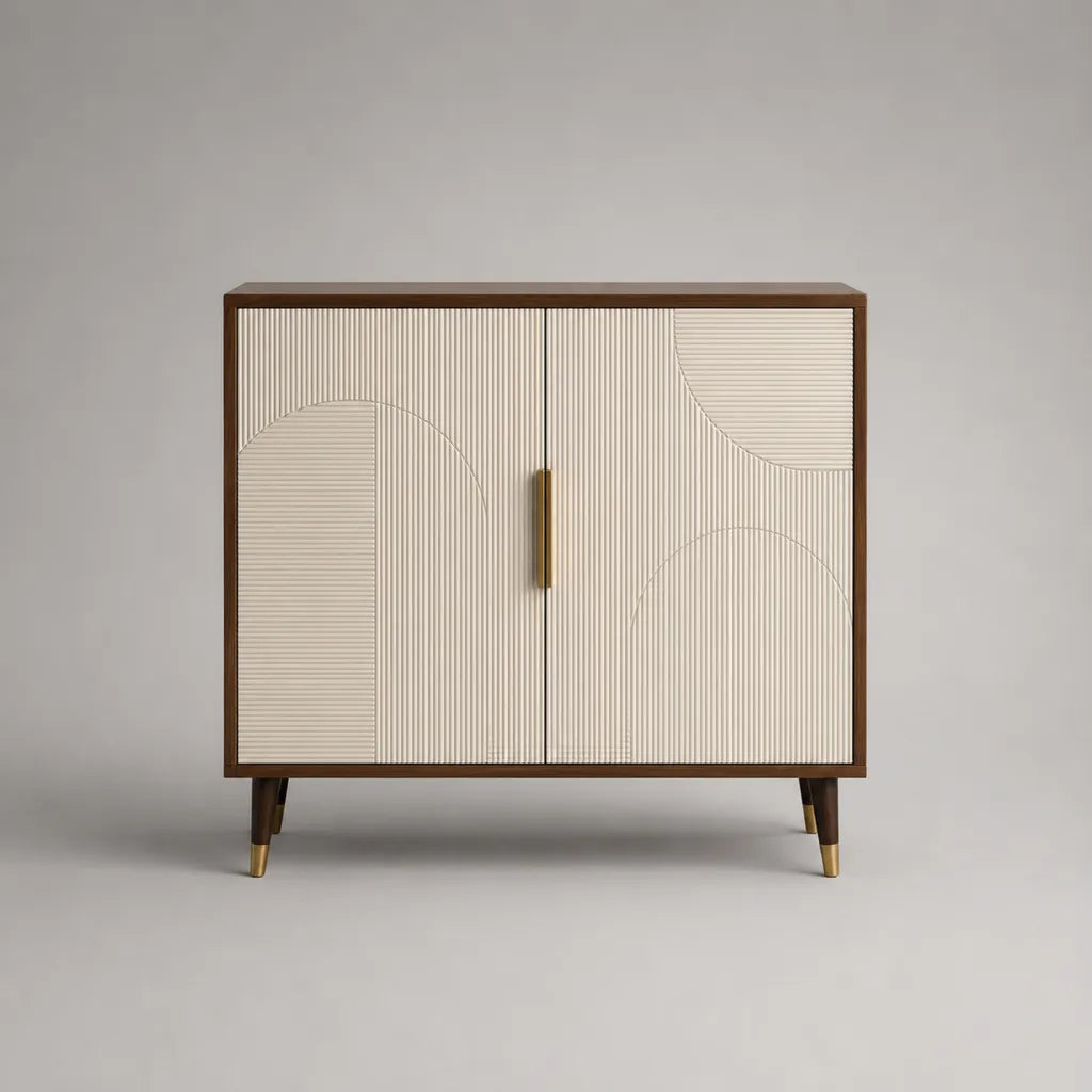 Credenza rettangolare in legno a 2 ante con frontali scanalati avorio, marrone noce e ottone, 100 x 40 x 90 cm