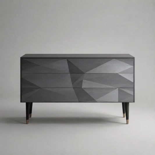 Credenza cassettiera in MDF con 3 cassetti, motivo geometrico grigio antracite e grigio chiaro, gambe nere con dettagli color ottone, 120 × 40 × 78 cm